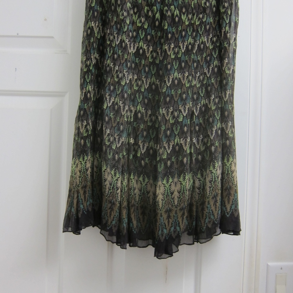 Gorgeous Elie Tahari silk skirt